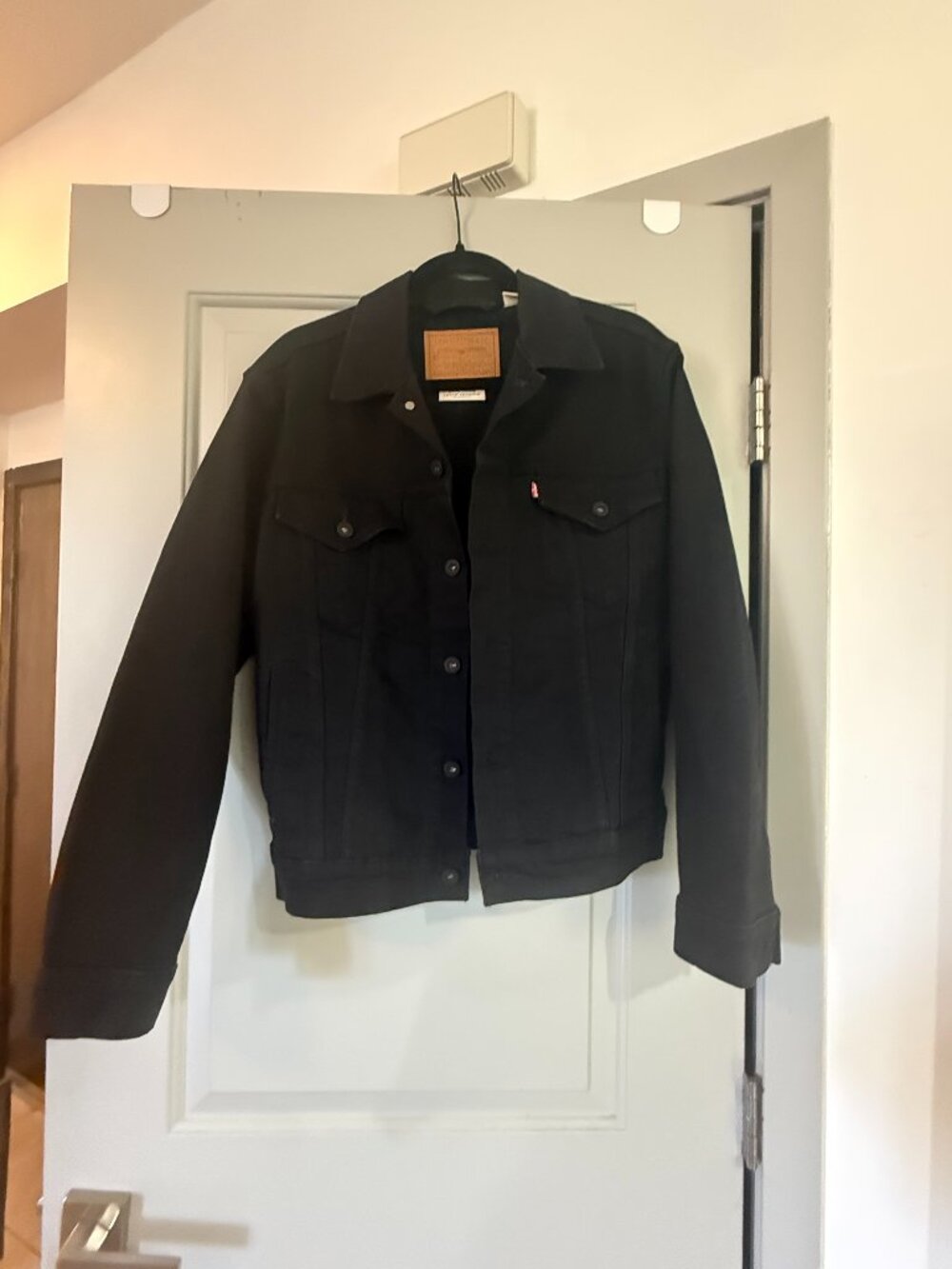 LEVI'S Premium Denim Trucker Jacket - Dark Horse- Size: S Men EUC